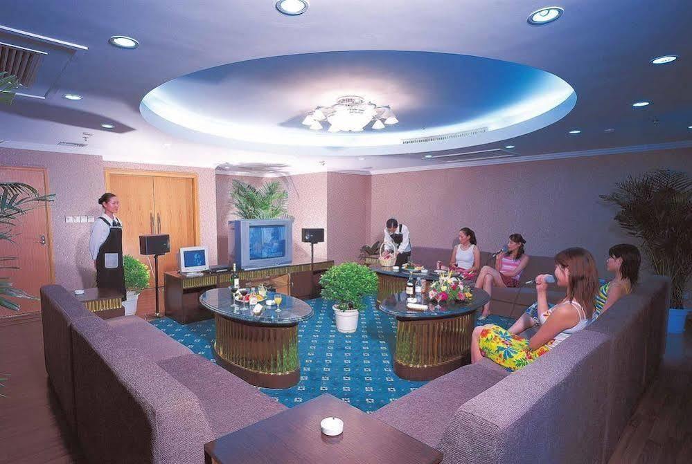 Shenzhou Business Hotel Ляньюньган Экстерьер фото